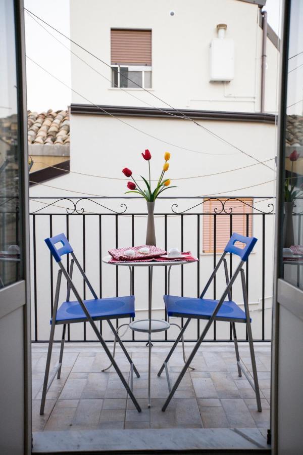Sopra La Piazza Villa Agira Exteriör bild